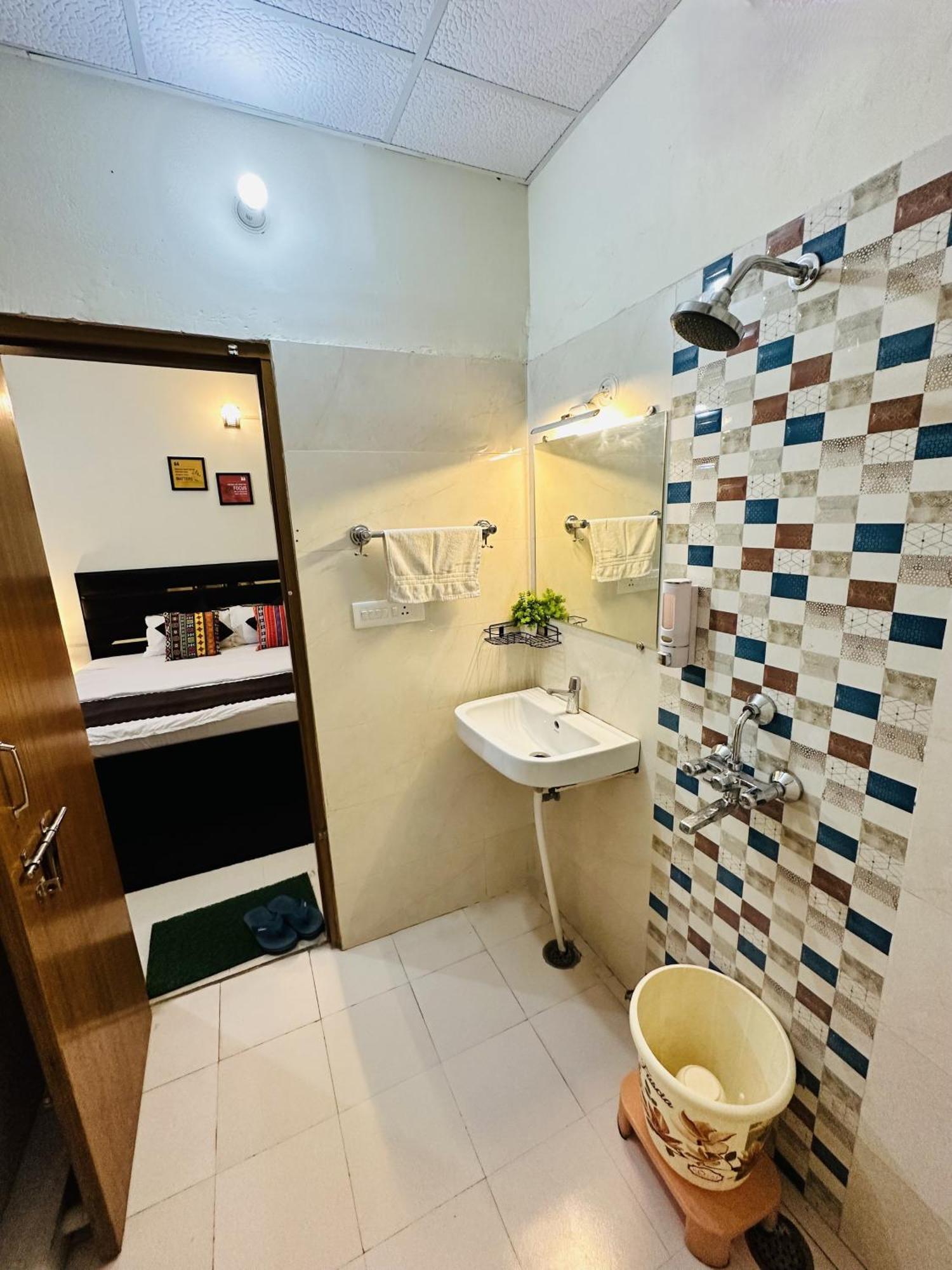 Zoomstay - 3Bhk Apartments Varanasi Exterior foto